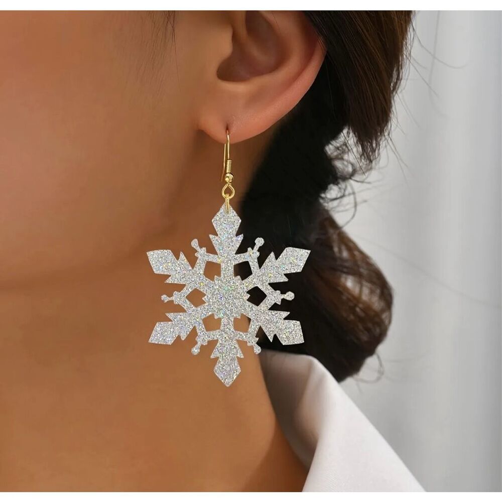 NWT Christmas Winter Wonderland LG Silver Glitter Snowflake Earrings